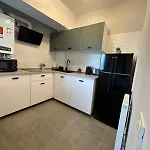 & Studiouri Melia *